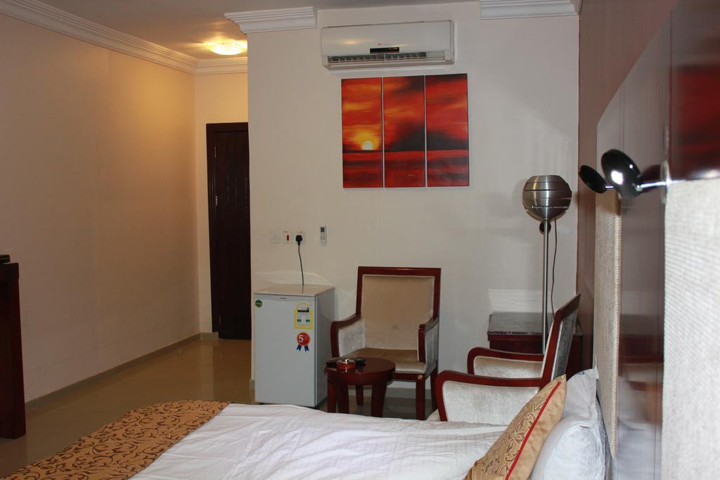 Nuzol Tala Hotel Khafji Buitenkant foto