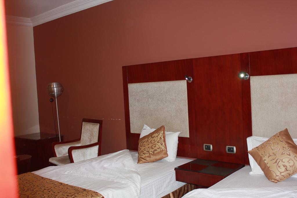 Nuzol Tala Hotel Khafji Buitenkant foto