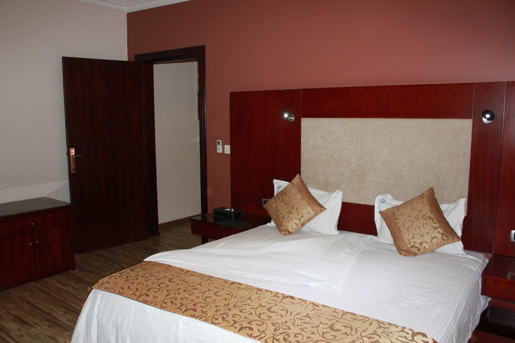 Nuzol Tala Hotel Khafji Buitenkant foto
