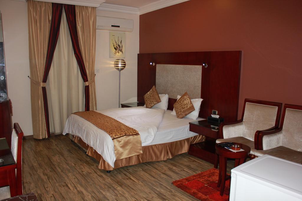 Nuzol Tala Hotel Khafji Buitenkant foto