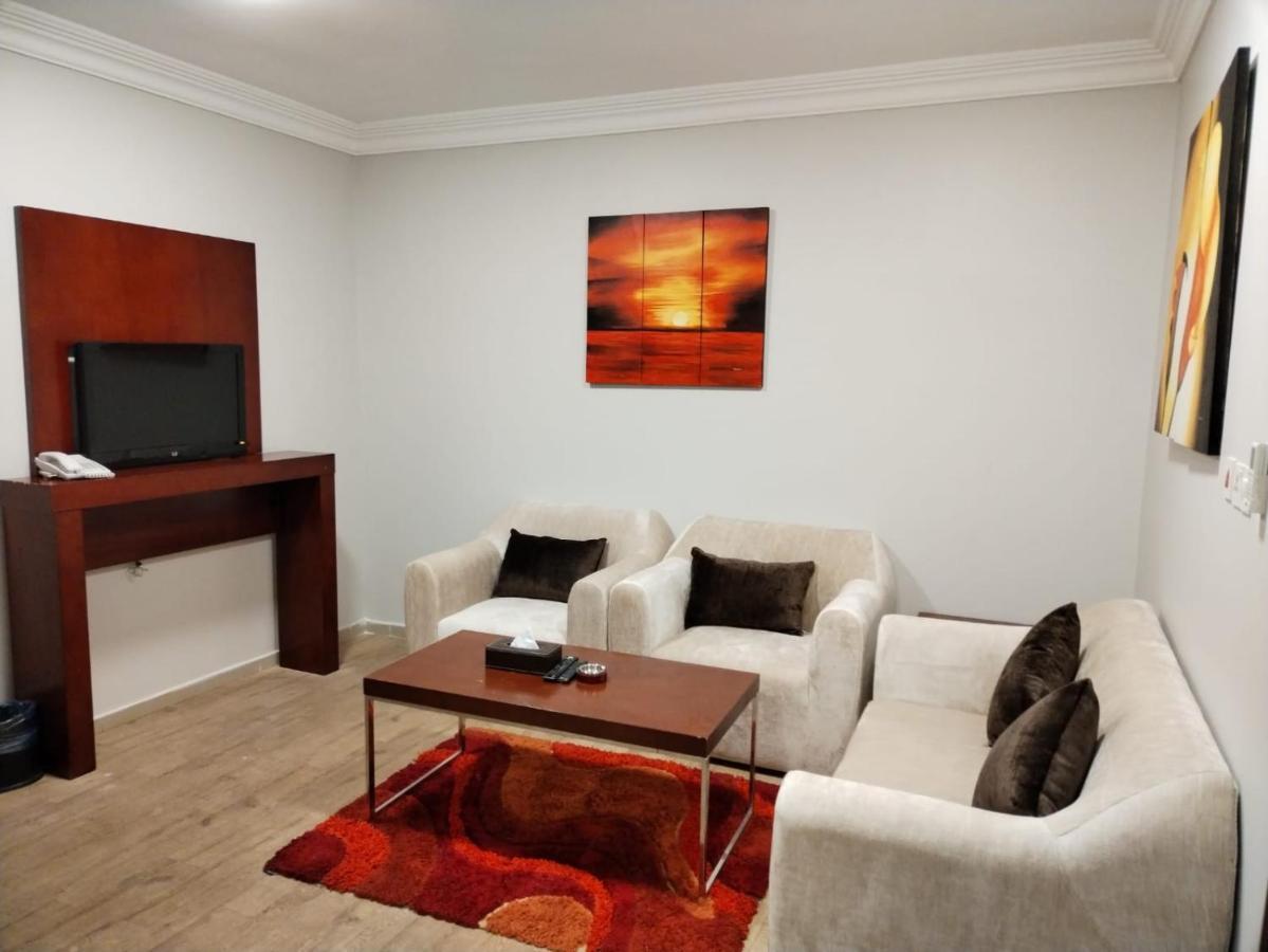 Nuzol Tala Hotel Khafji Buitenkant foto