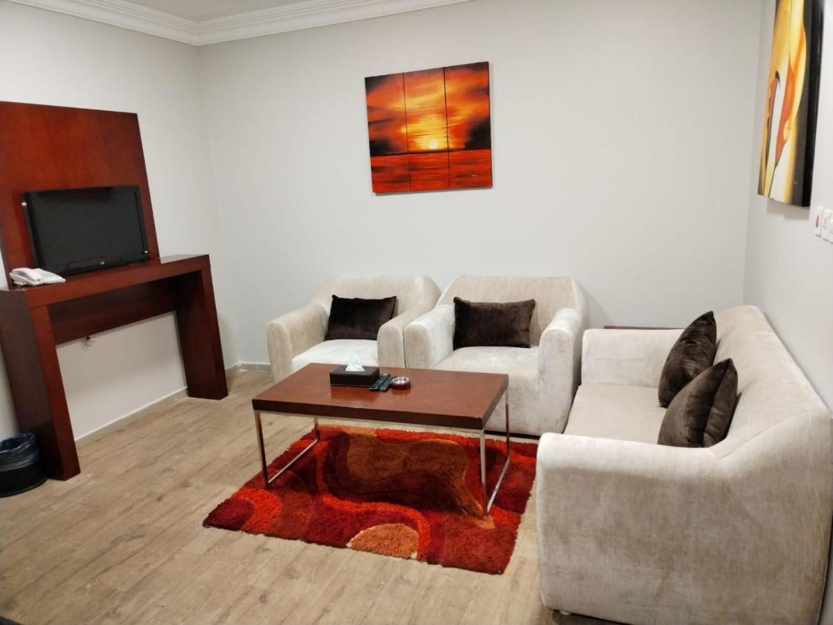 Nuzol Tala Hotel Khafji Buitenkant foto