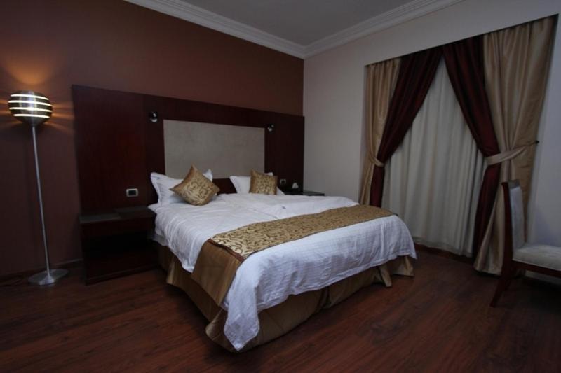 Nuzol Tala Hotel Khafji Buitenkant foto