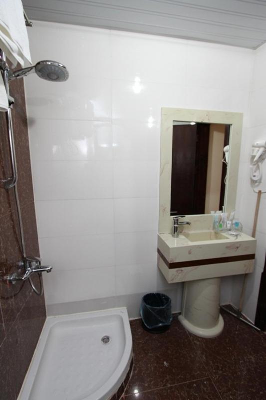 Nuzol Tala Hotel Khafji Buitenkant foto